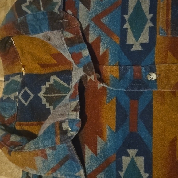 Aztec Patterned Button-Up Shirt - Picture 4 of 5